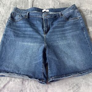 Lane Bryant Signature Fit Boyfriend Midi Flex Magic Waistband Denim Shorts